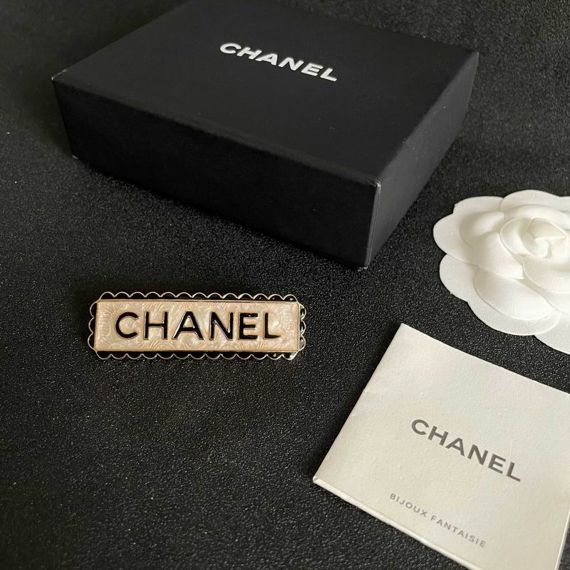 Chanel Brooch 10yxx61 (6)
