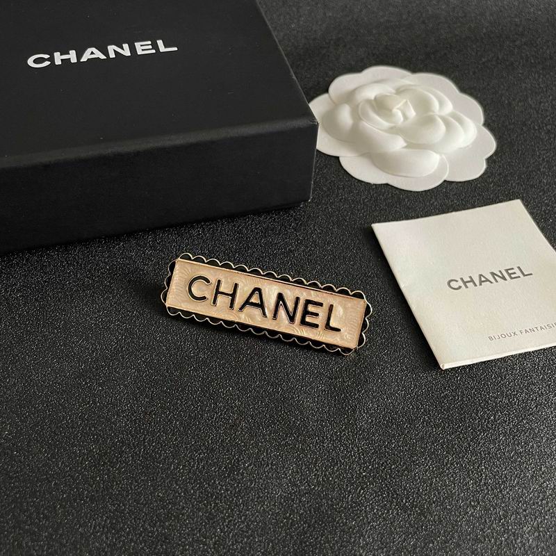 Chanel Brooch 10yxx61 (7)