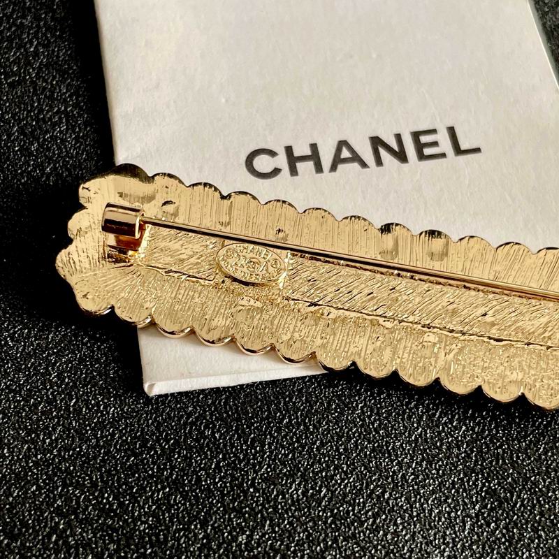 Chanel Brooch 10yxx61 (8)