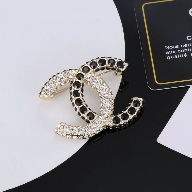 Chanel Brooch 10yxx64 (2)