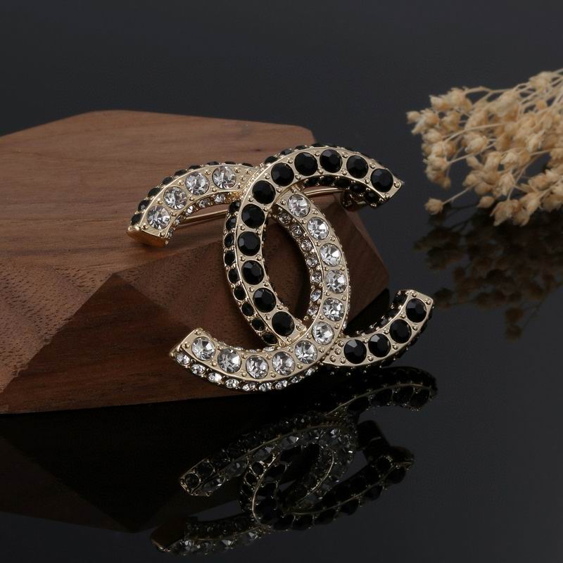 Chanel Brooch 10yxx64 (3)