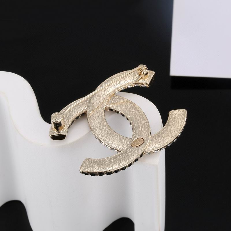 Chanel Brooch 10yxx64 (4)