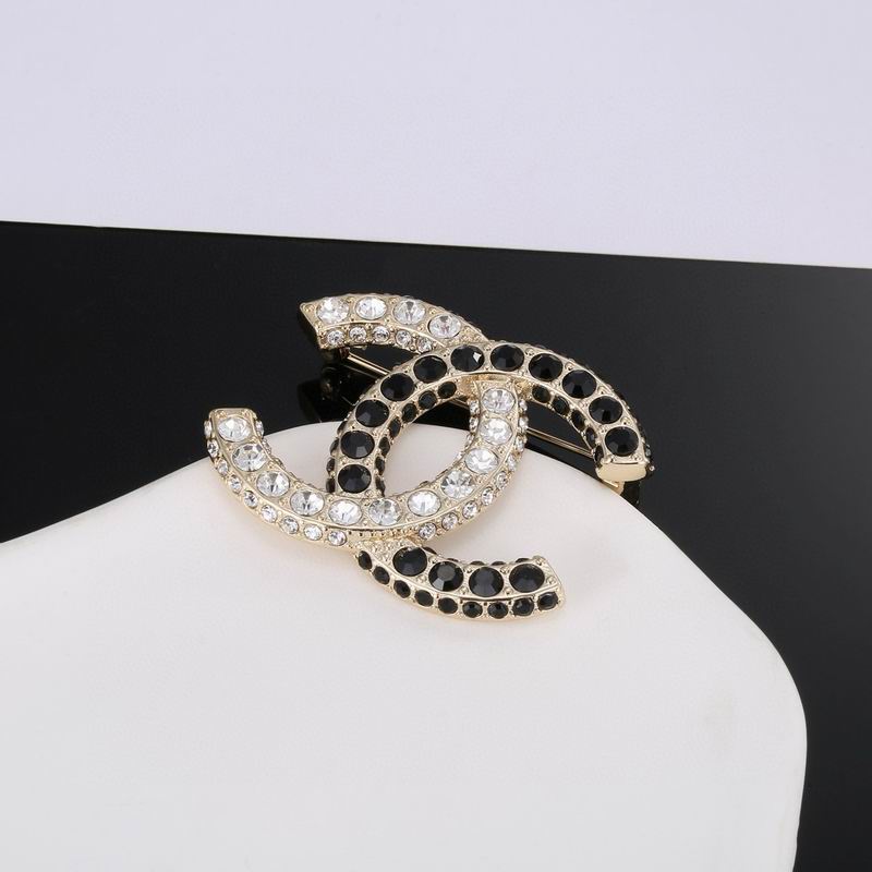 Chanel Brooch 10yxx64 (5)