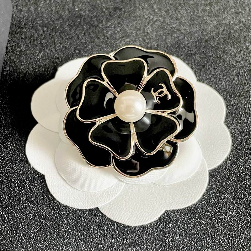 Chanel Brooch 10yxx65 (10)