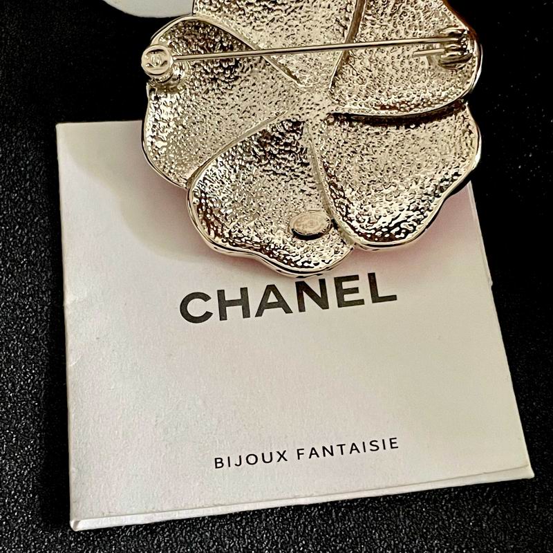 Chanel Brooch 10yxx65 (13)