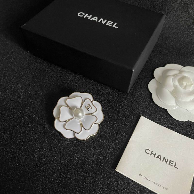 Chanel Brooch 10yxx65 (2)
