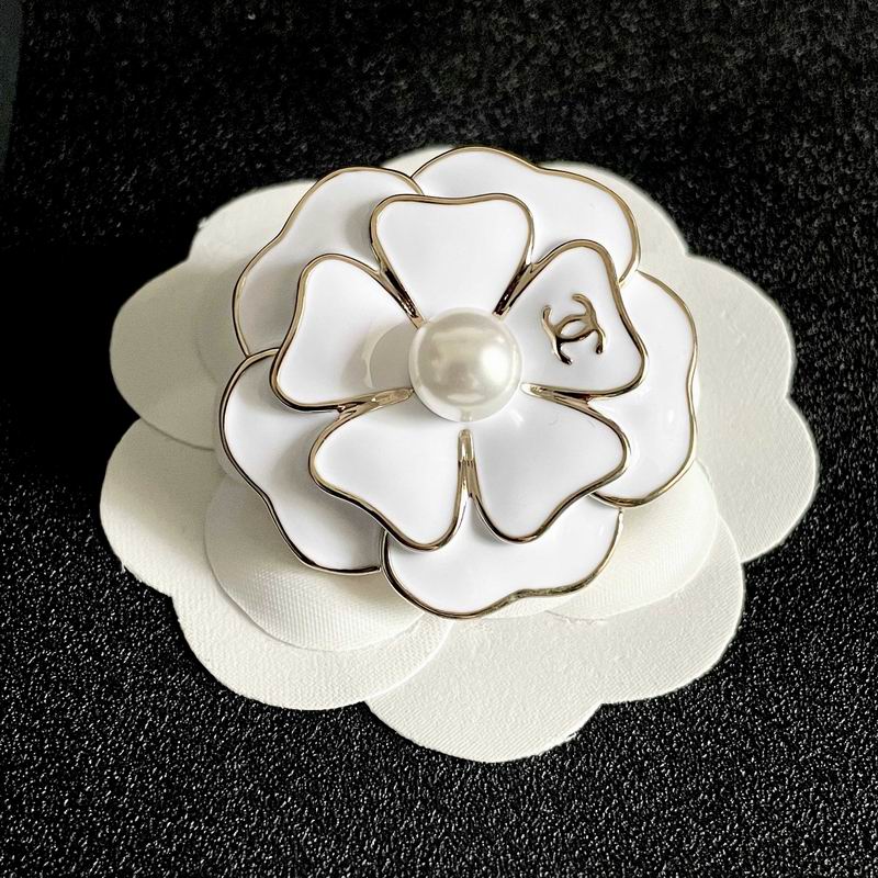 Chanel Brooch 10yxx65 (5)