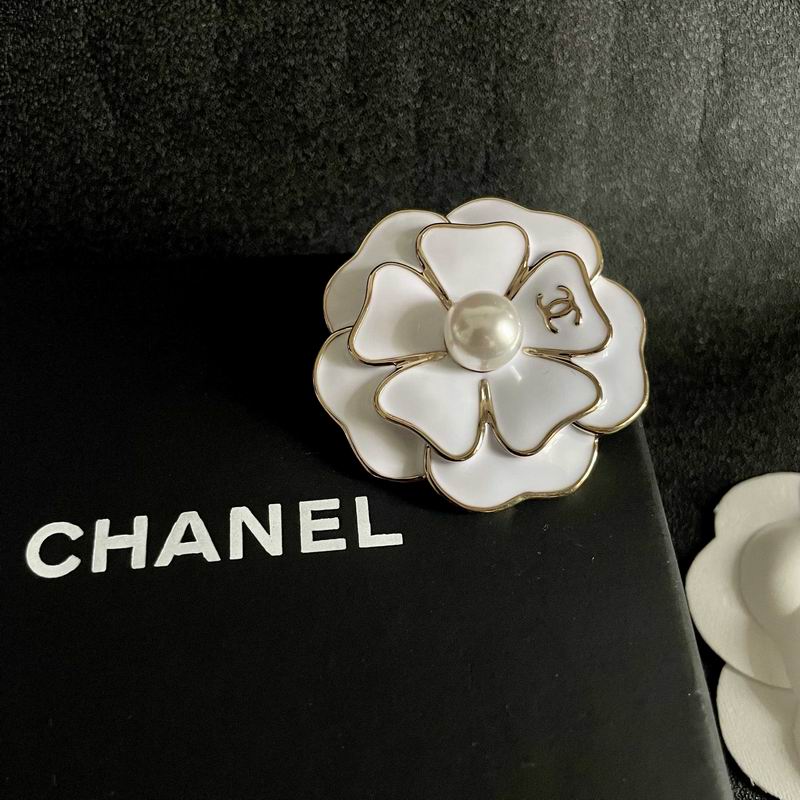 Chanel Brooch 10yxx65 (6)