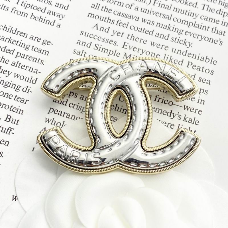 Chanel Brooch 10yxx66 (2)