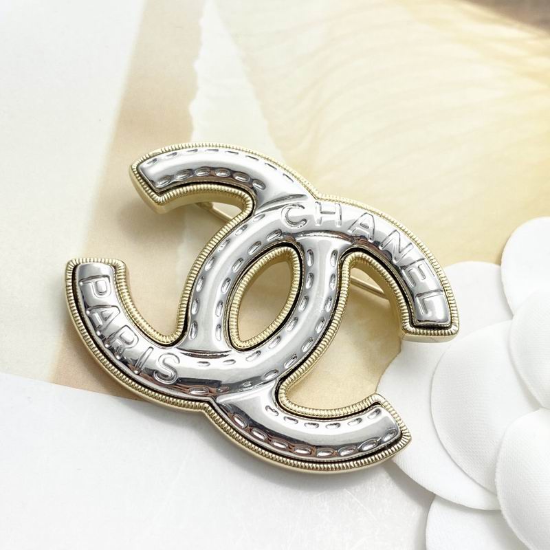 Chanel Brooch 10yxx66 (4)