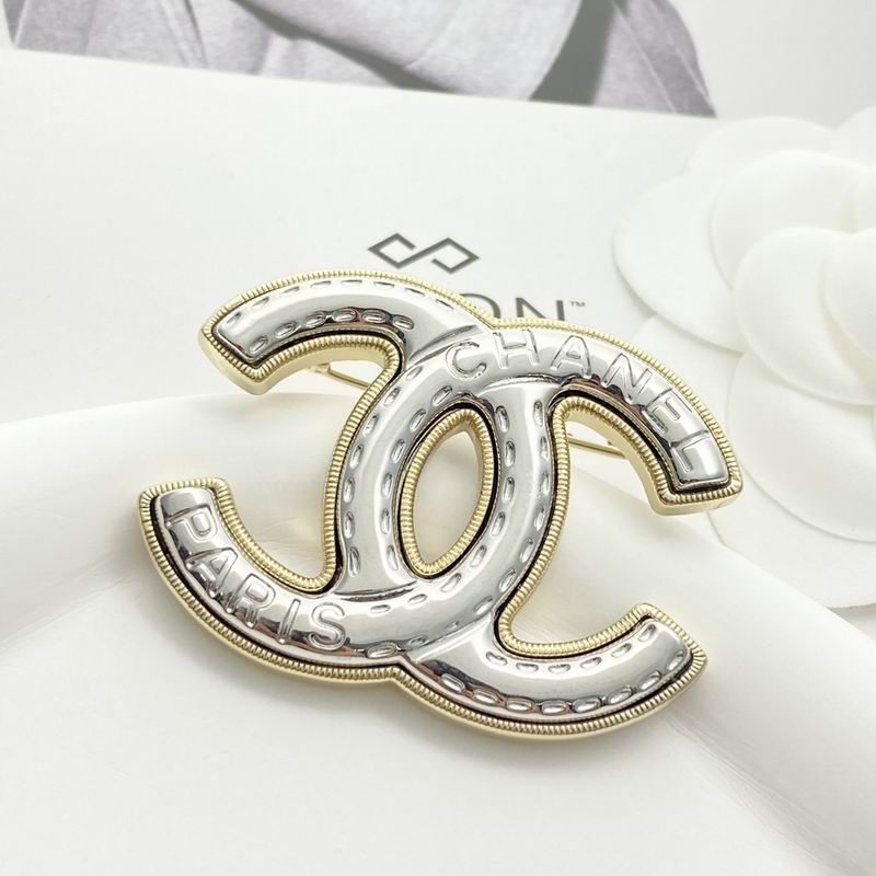 Chanel Brooch 10yxx66 (8)