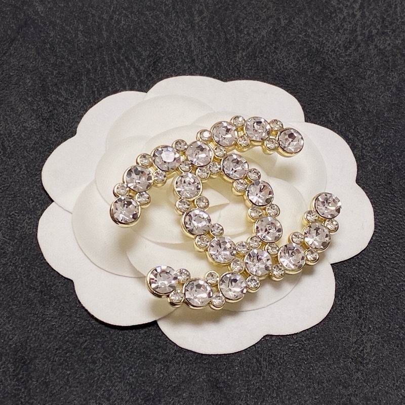 Chanel Brooch 10yxx67 (6)