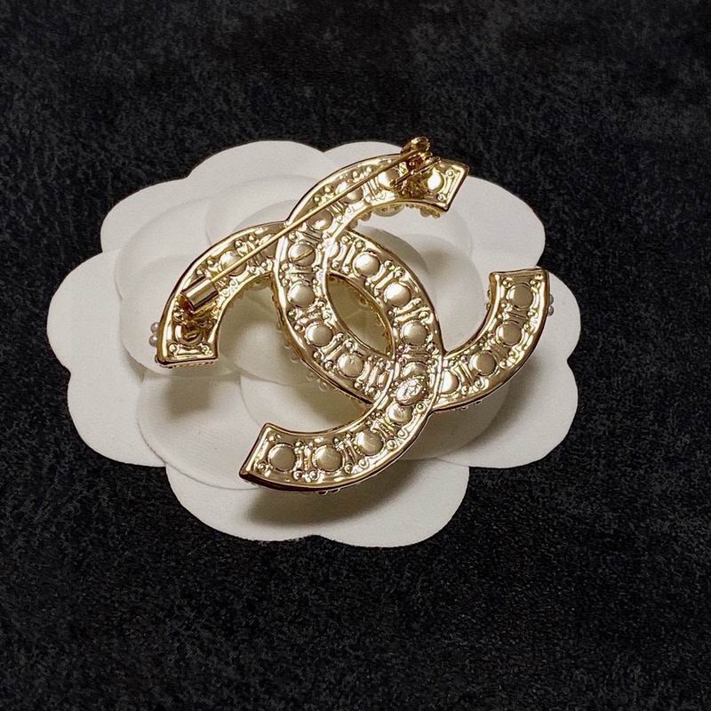 Chanel Brooch 10yxx69 (5)