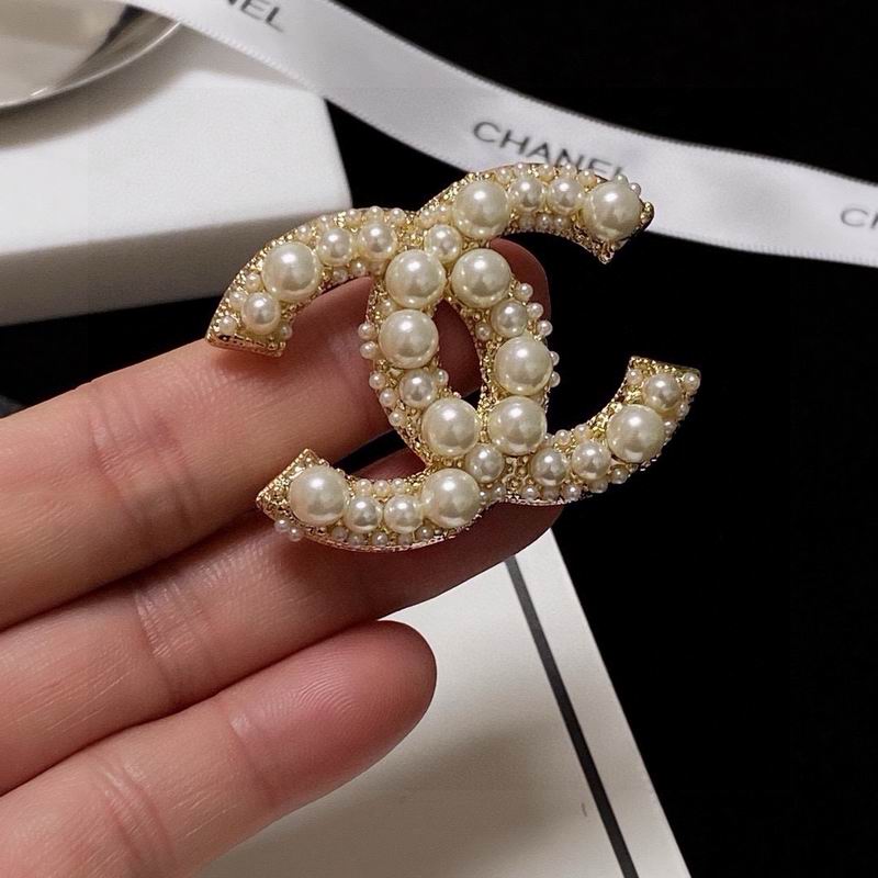 Chanel Brooch 10yxx69 (7)
