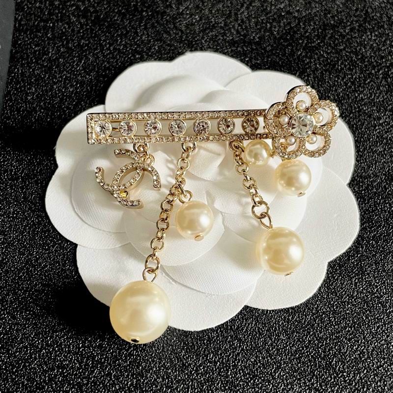 Chanel Brooch 10yxx70 (4)