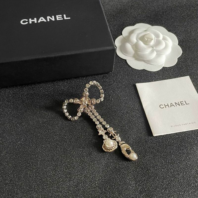 Chanel Brooch 10yxx71 (2)