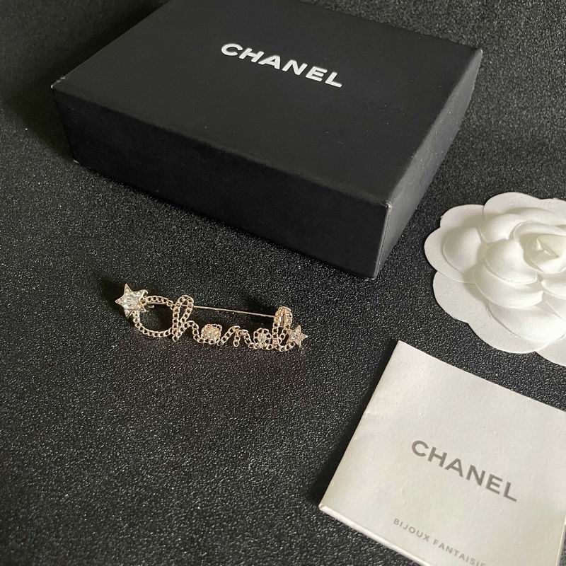 Chanel Brooch 10yxx73 (1)
