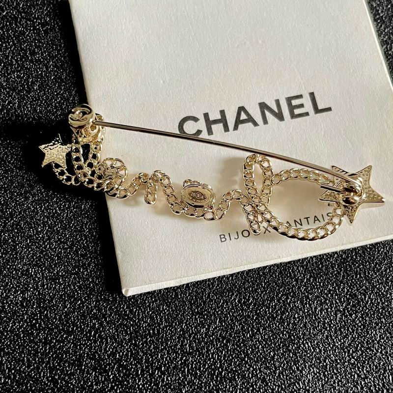 Chanel Brooch 10yxx73 (3)