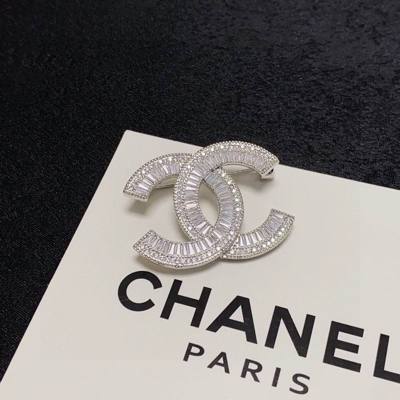 Chanel Brooch 10yxx74 (1)