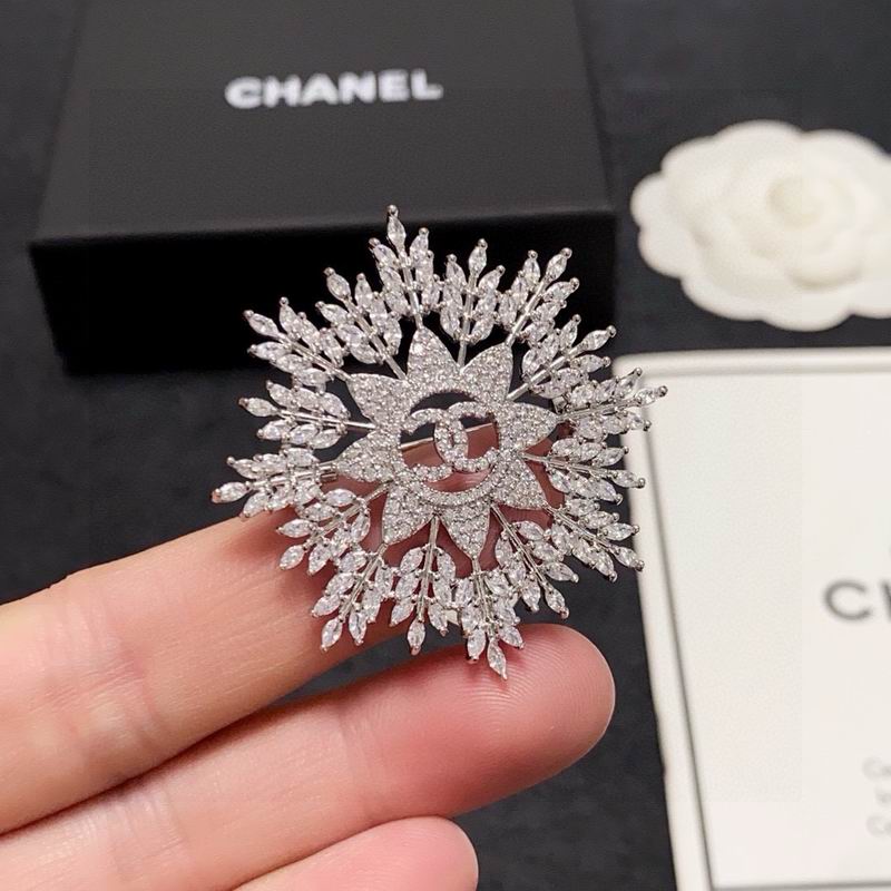 Chanel Brooch 10yxx75 (6)