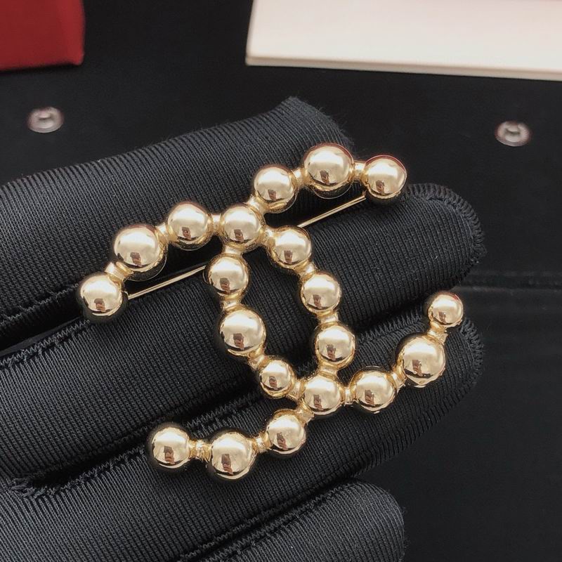 Chanel Brooch 10yxx78 (3)