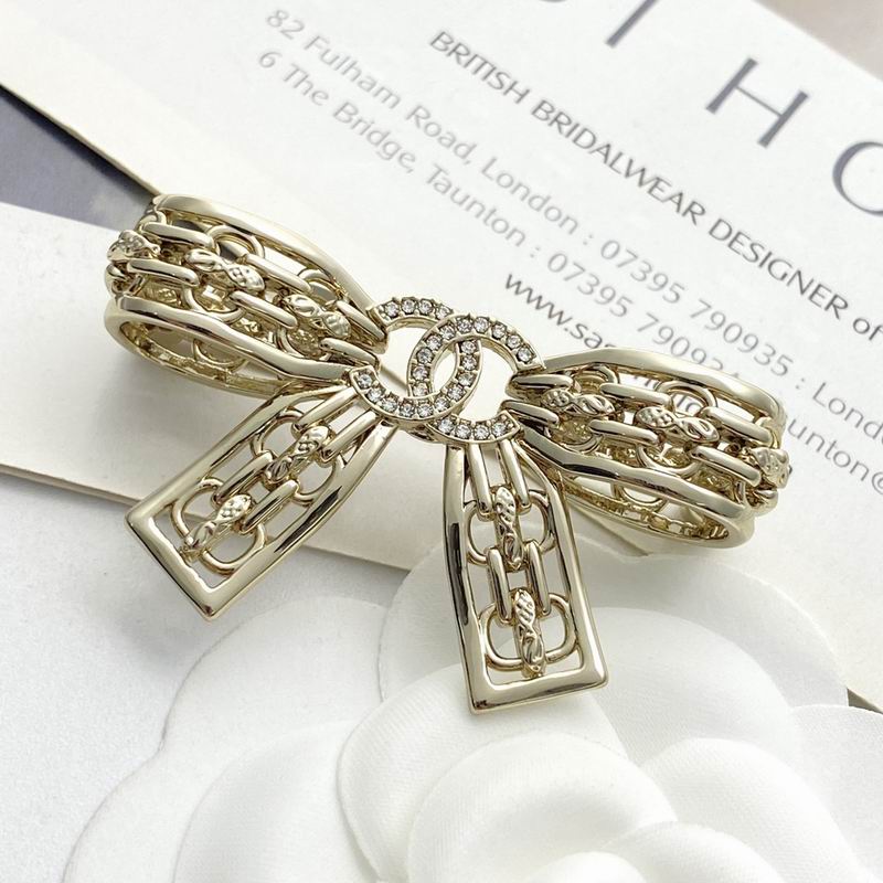 Chanel Brooch 10yxx79 (1)