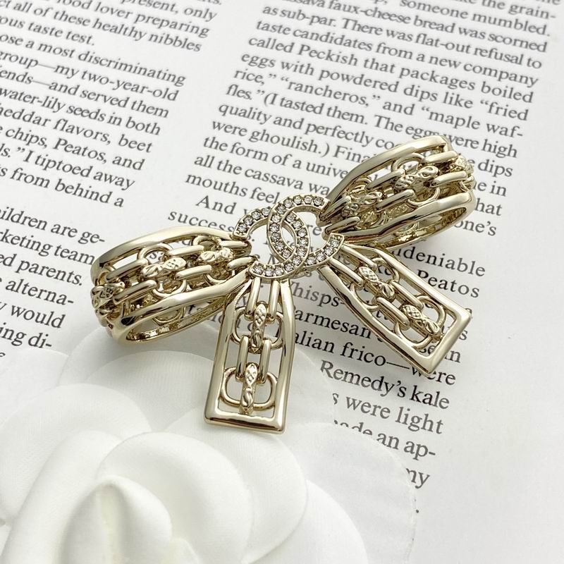 Chanel Brooch 10yxx79 (4)