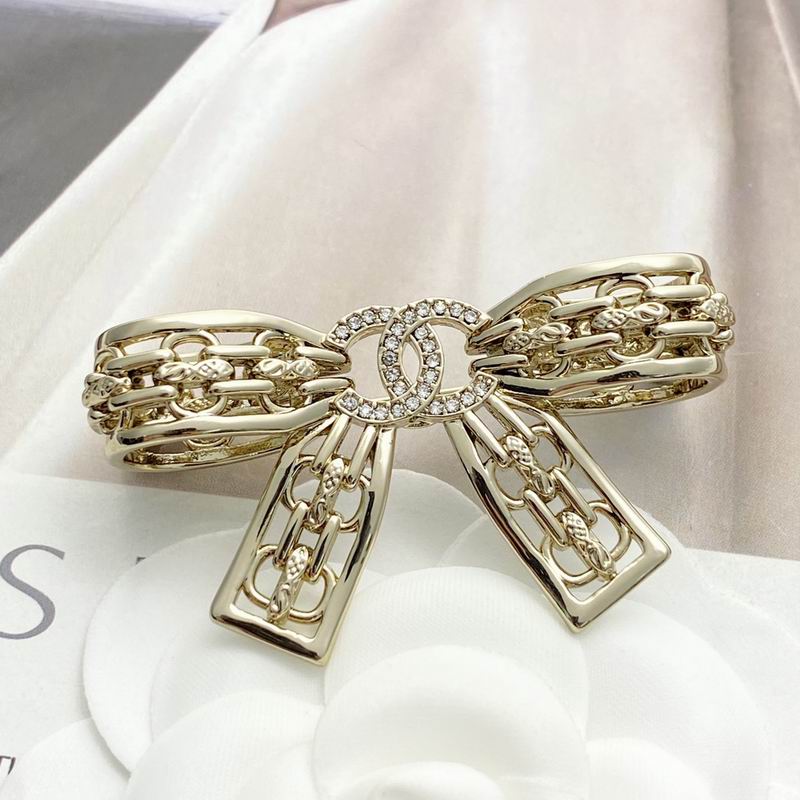 Chanel Brooch 10yxx79 (6)
