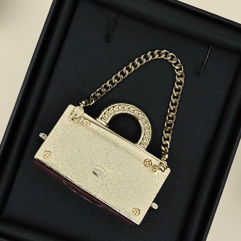 Chanel Brooch 10yxx80 (4)