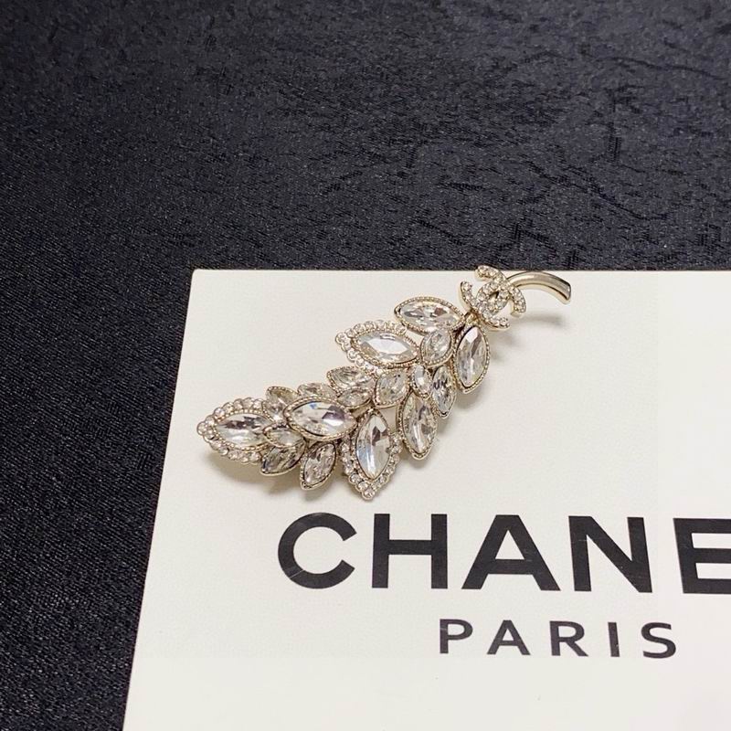 Chanel Brooch 10yxx81 (1)