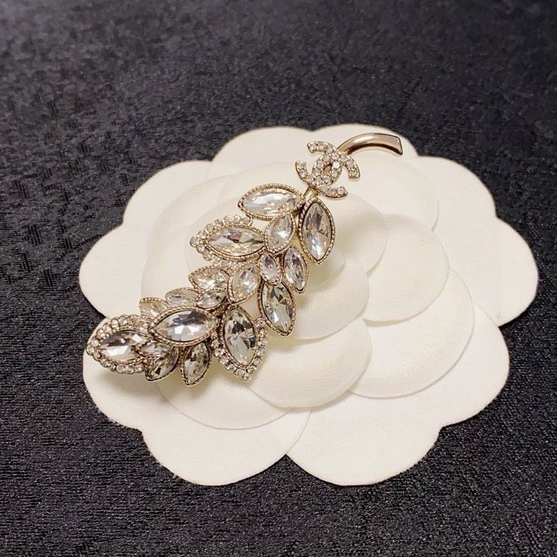 Chanel Brooch 10yxx81 (2)
