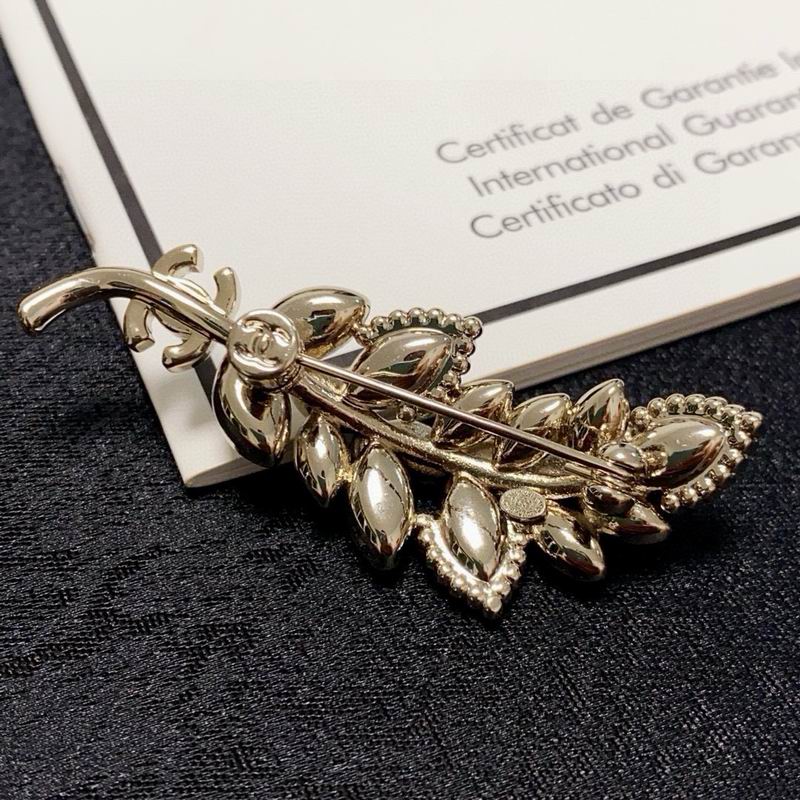 Chanel Brooch 10yxx81 (3)