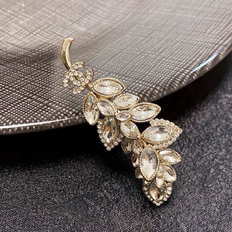 Chanel Brooch 10yxx81 (5)