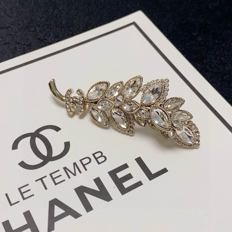 Chanel Brooch 10yxx81 (6)