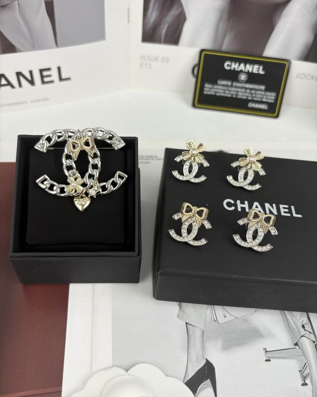 Chanel Brooch 10yxx82 (1)