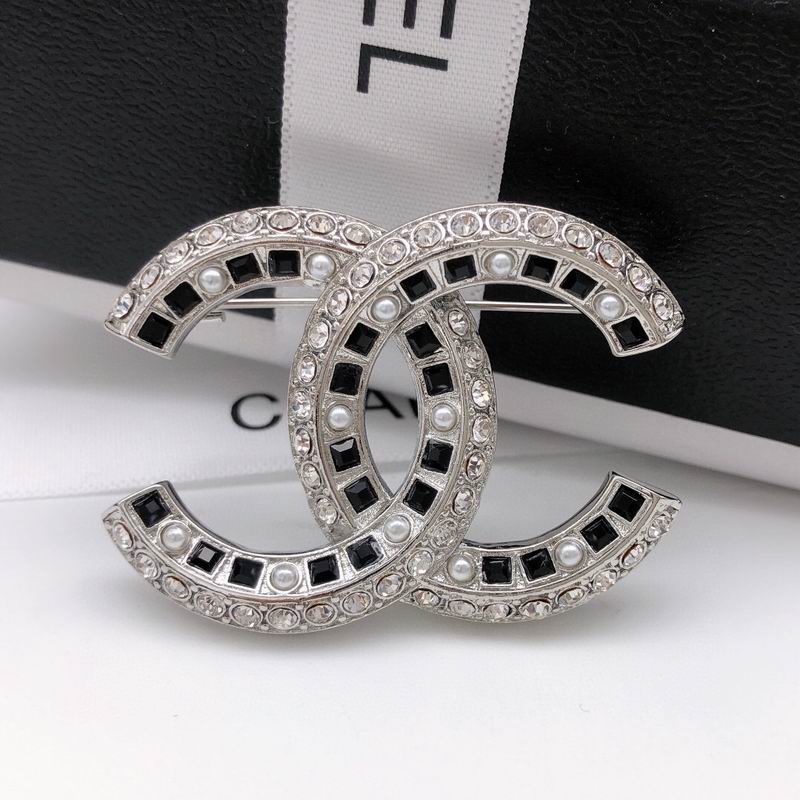 Chanel Brooch 10yxx83 (1)