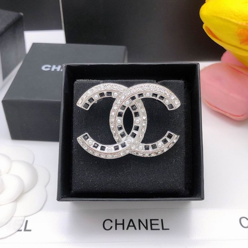 Chanel Brooch 10yxx83 (3)