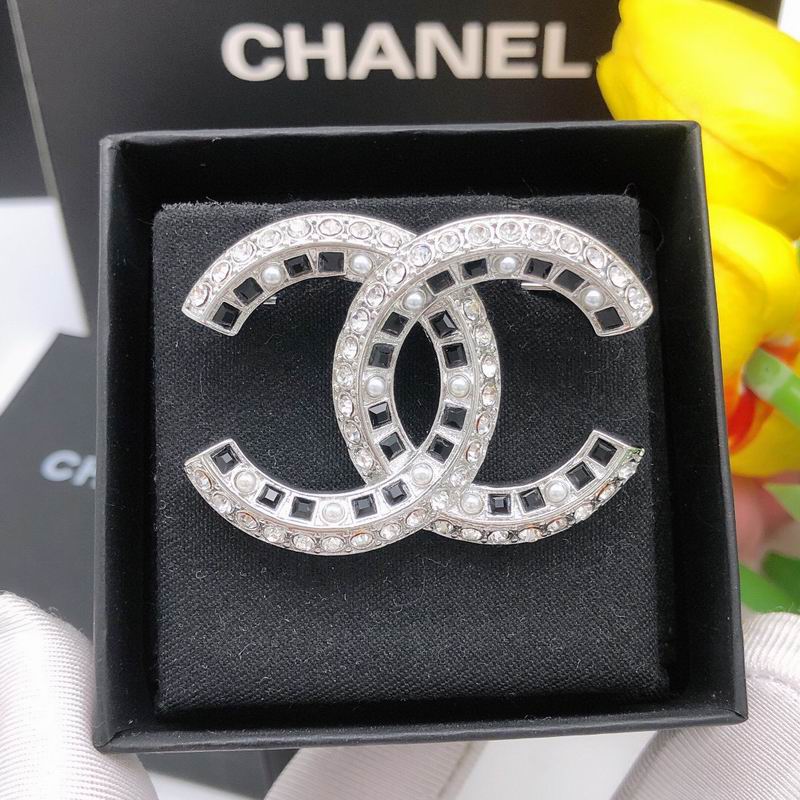 Chanel Brooch 10yxx83 (4)