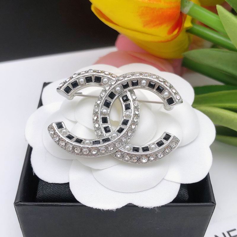 Chanel Brooch 10yxx83 (6)
