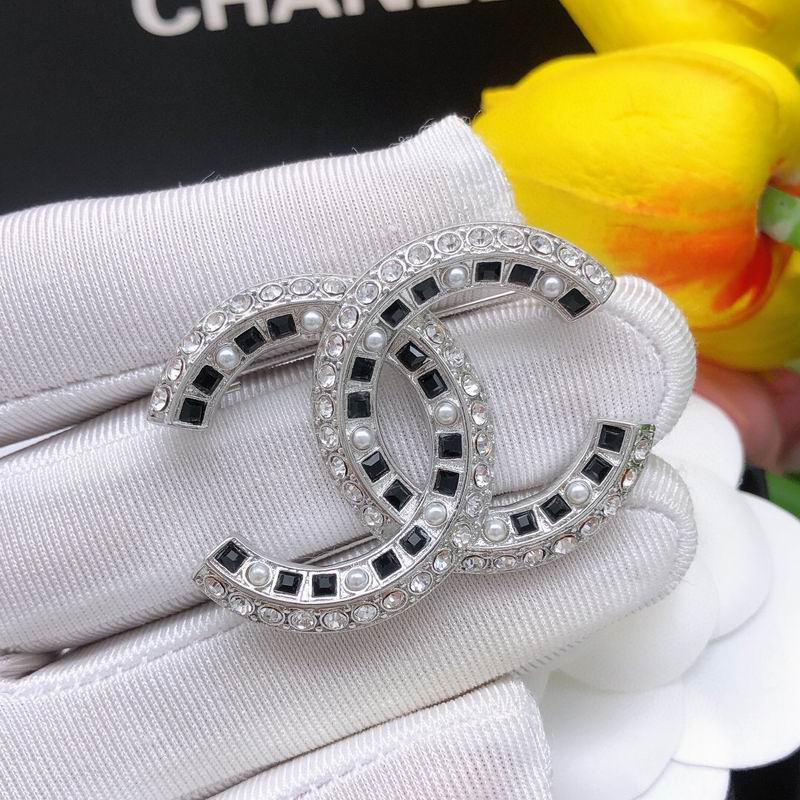 Chanel Brooch 10yxx83 (7)