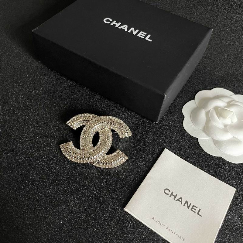 Chanel Brooch 10yxx84 (1)