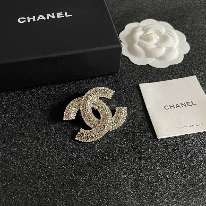 Chanel Brooch 10yxx84 (2)