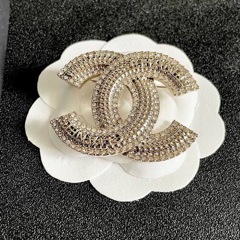 Chanel Brooch 10yxx84 (4)
