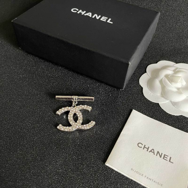 Chanel Brooch 10yxx85 (1)