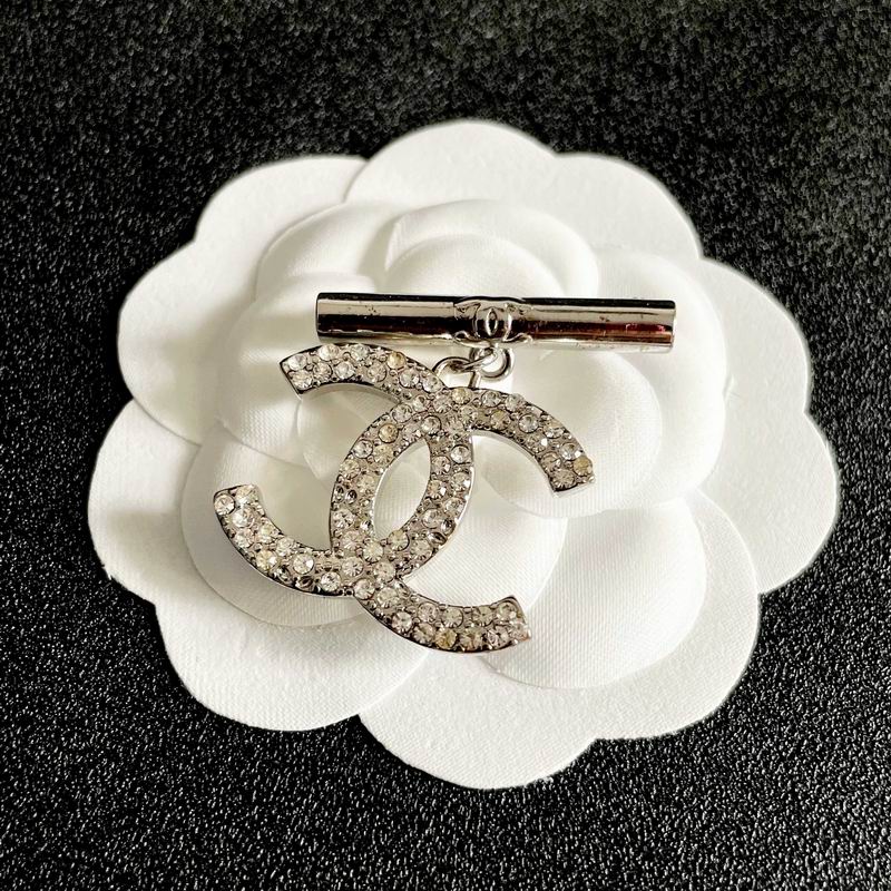 Chanel Brooch 10yxx85 (4)