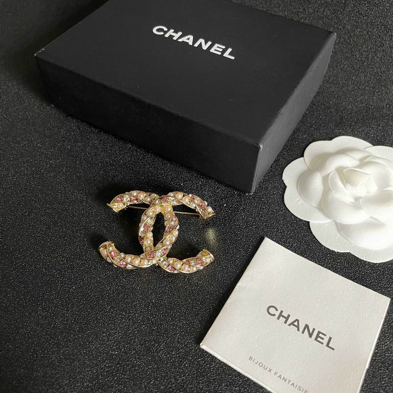 Chanel Brooch 10yxx86 (1)
