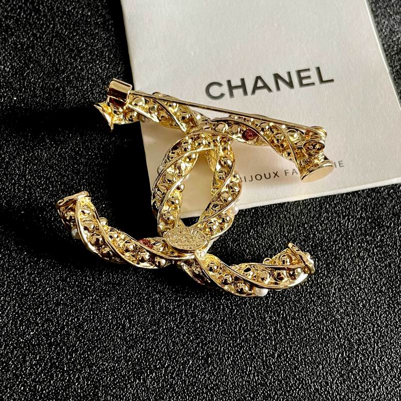 Chanel Brooch 10yxx86 (3)