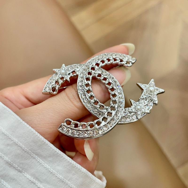 Chanel Brooch 10yxx87 (1)