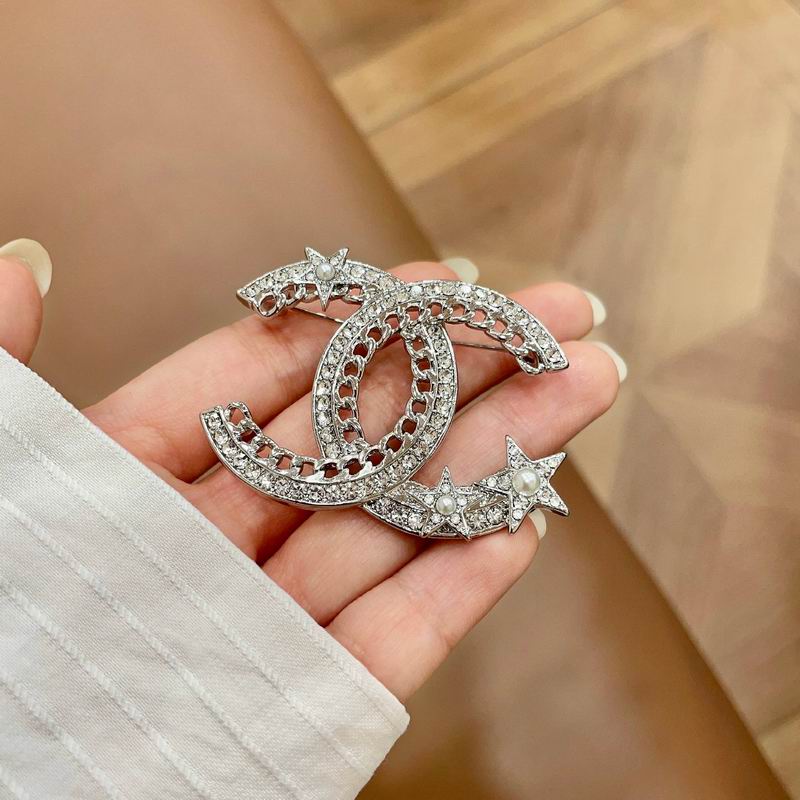 Chanel Brooch 10yxx87 (2)