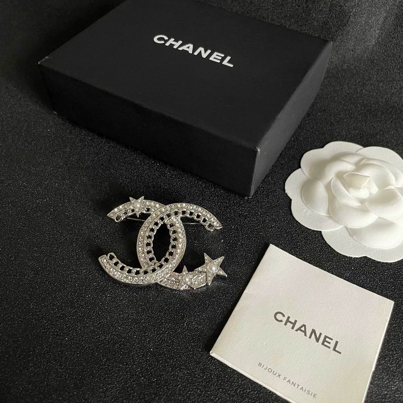Chanel Brooch 10yxx87 (3)